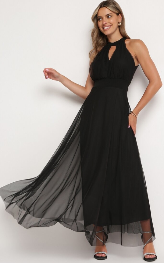 Czarna sukienka born2be bez rękawów z dekoltem w kształcie litery v