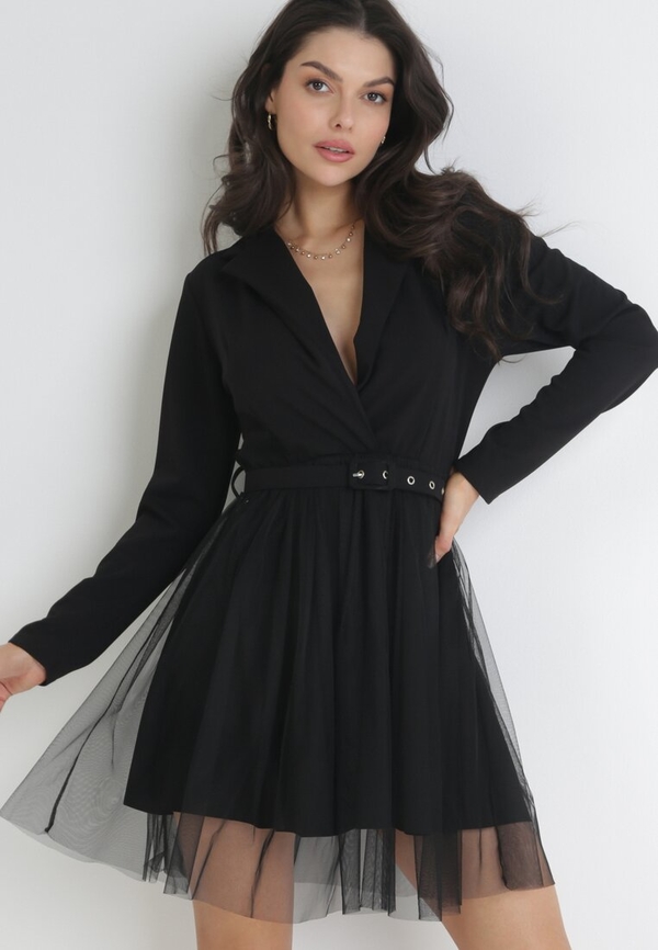 Czarna sukienka born2be kopertowa z tiulu w stylu casual