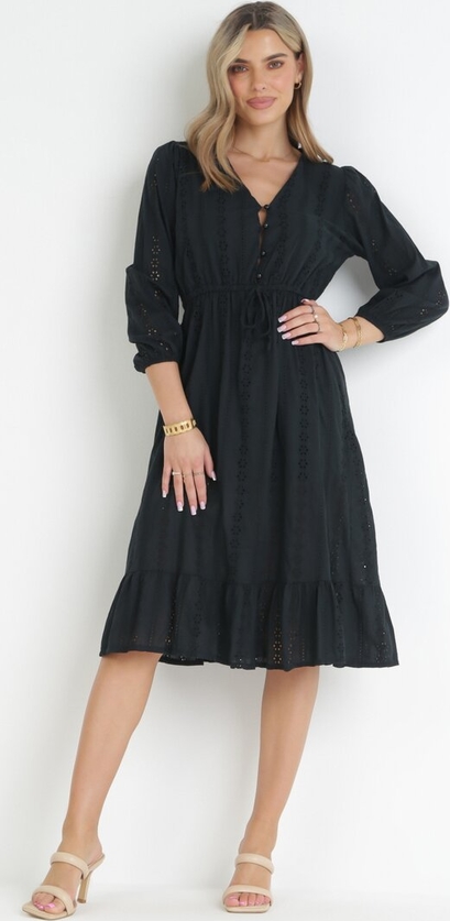 Czarna sukienka born2be midi z dekoltem w kształcie litery v z długim rękawem