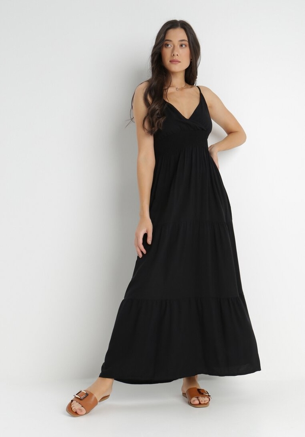 Czarna sukienka born2be na ramiączkach z tkaniny z dekoltem w kształcie litery v