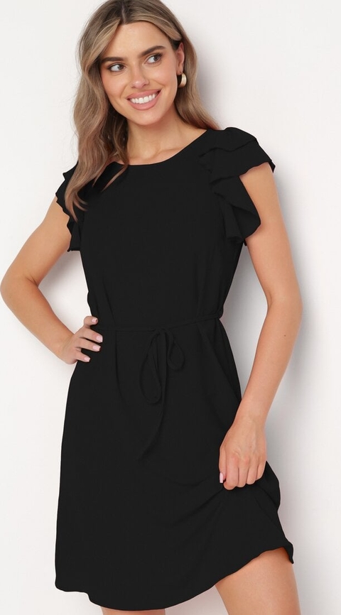 Czarna sukienka born2be trapezowa w stylu klasycznym z krótkim rękawem