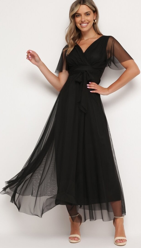 Czarna sukienka born2be z dekoltem w kształcie litery v maxi z krótkim rękawem