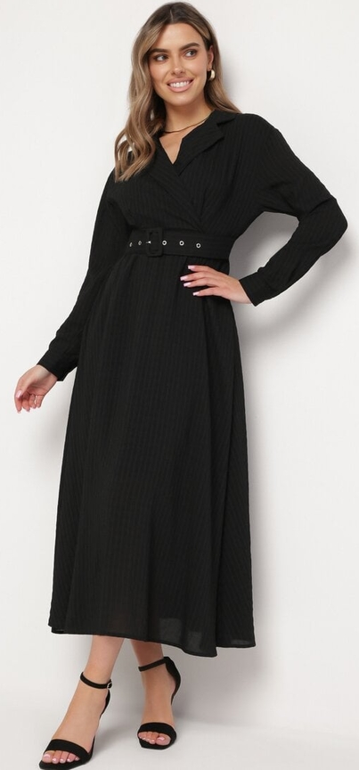 Czarna sukienka born2be z długim rękawem w stylu klasycznym