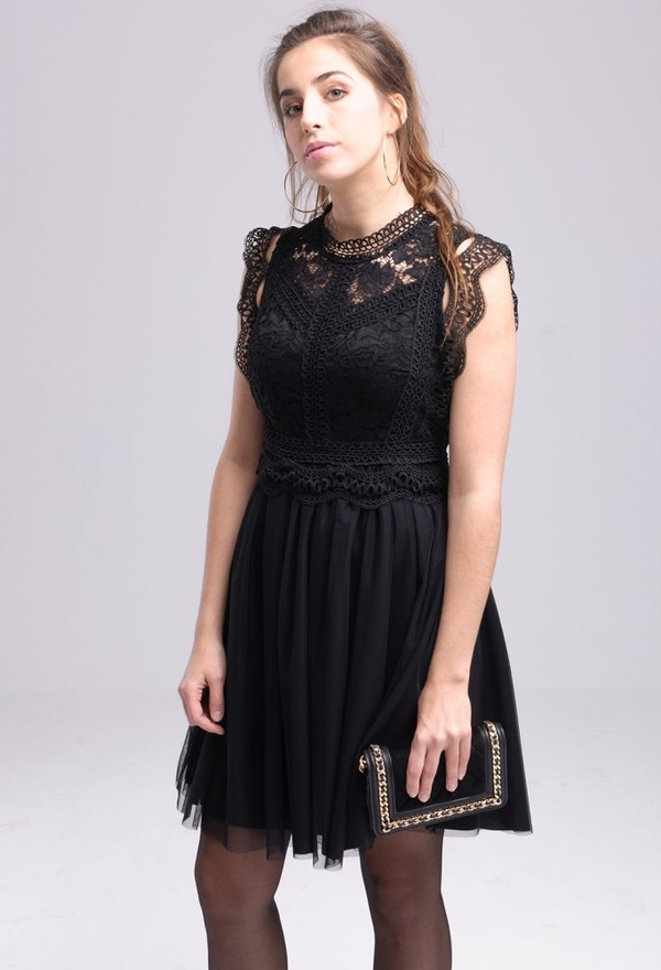 Czarna sukienka Butik Ecru z krótkim rękawem