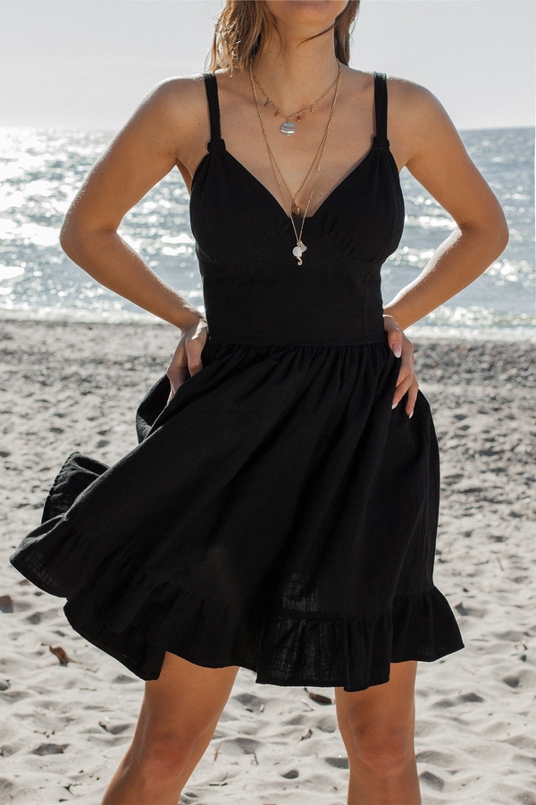 Czarna sukienka Chiara Wear mini z dekoltem w kształcie litery v