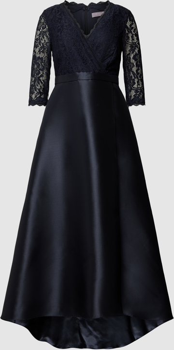 Czarna sukienka Christian Berg z długim rękawem rozkloszowana maxi
