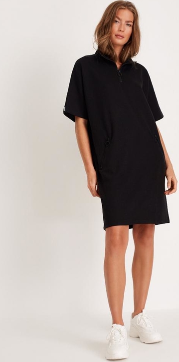Czarna sukienka Diverse mini w stylu casual z krótkim rękawem