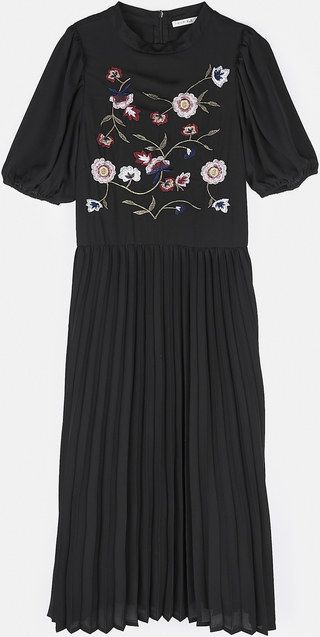 Czarna sukienka Gate w stylu casual z okrągłym dekoltem midi