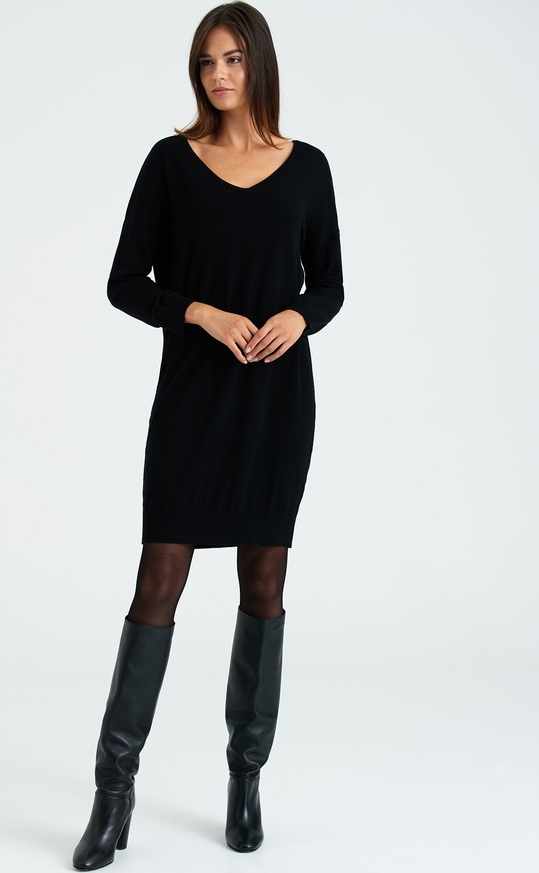 Czarna sukienka Greenpoint prosta mini w stylu casual