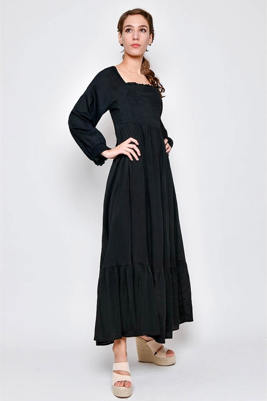 Czarna sukienka H.H.G. z dekoltem w karo w stylu casual z bawełny