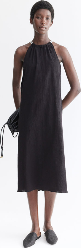 Czarna sukienka H & M midi bez rękawów trapezowa