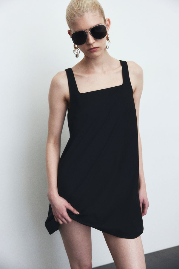 Czarna sukienka H & M mini na ramiączkach