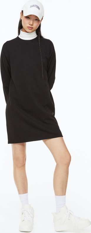 Czarna sukienka H & M prosta z golfem z długim rękawem