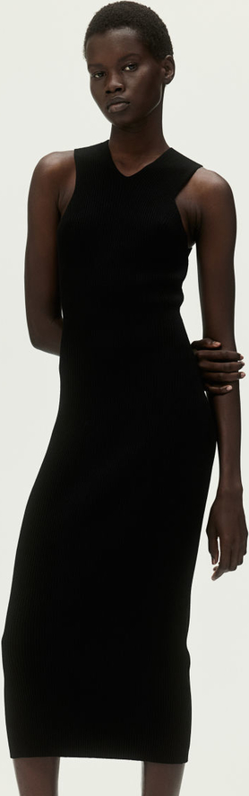 Czarna sukienka H & M z długim rękawem w stylu casual