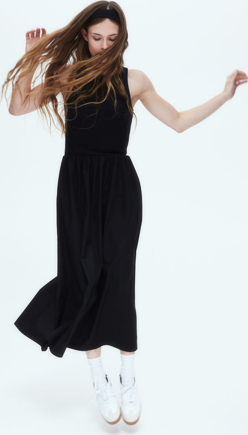 Czarna sukienka H & M z dżerseju w stylu casual