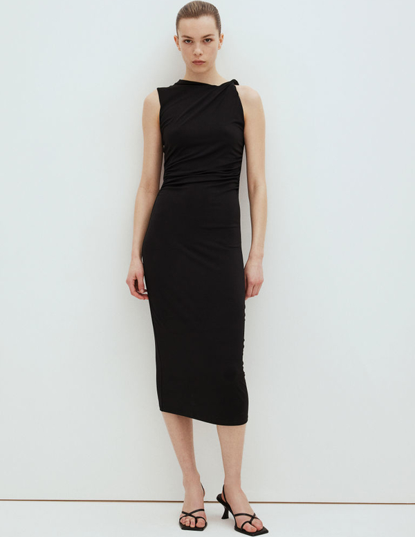 Czarna sukienka H & M z dżerseju z okrągłym dekoltem dopasowana