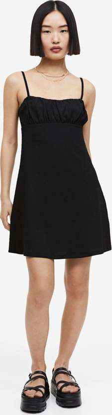 Czarna sukienka H & M z dżerseju z okrągłym dekoltem w stylu casual