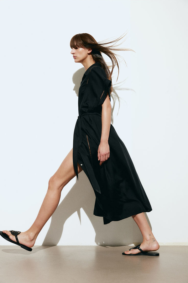 Czarna sukienka H & M z krótkim rękawem midi szmizjerka