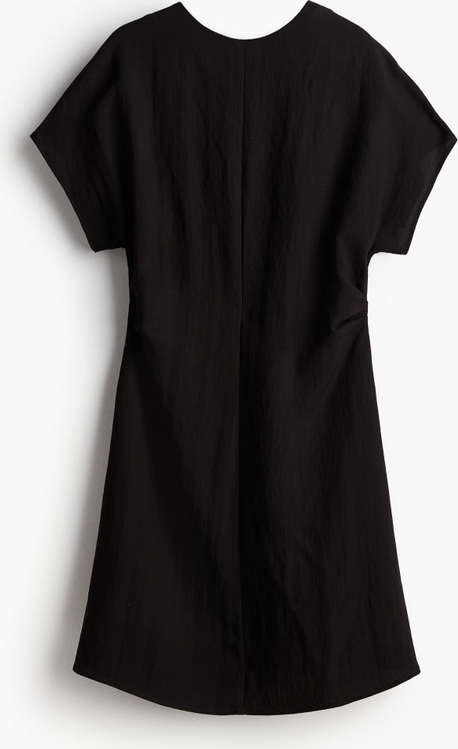 Czarna sukienka H & M z krótkim rękawem w stylu casual