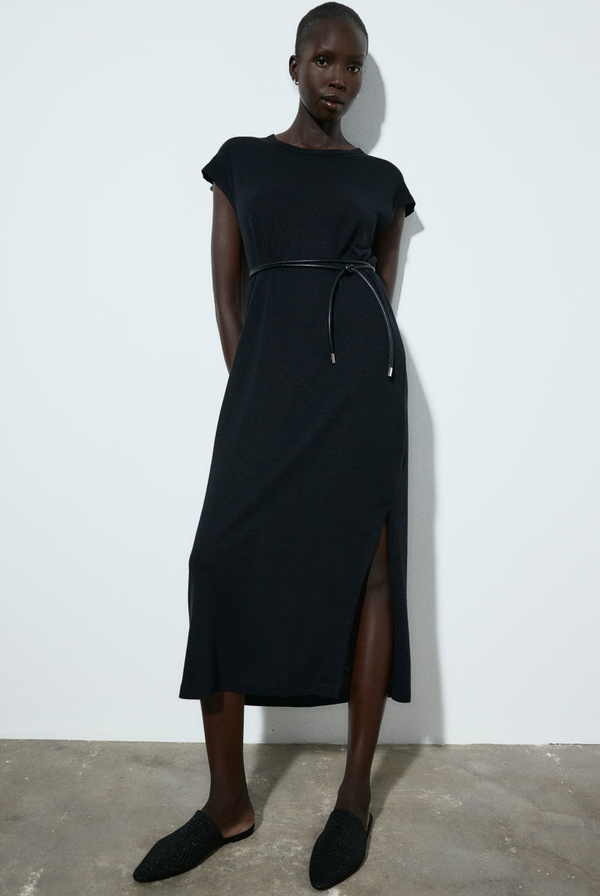 Czarna sukienka H & M z krótkim rękawem w stylu casual midi