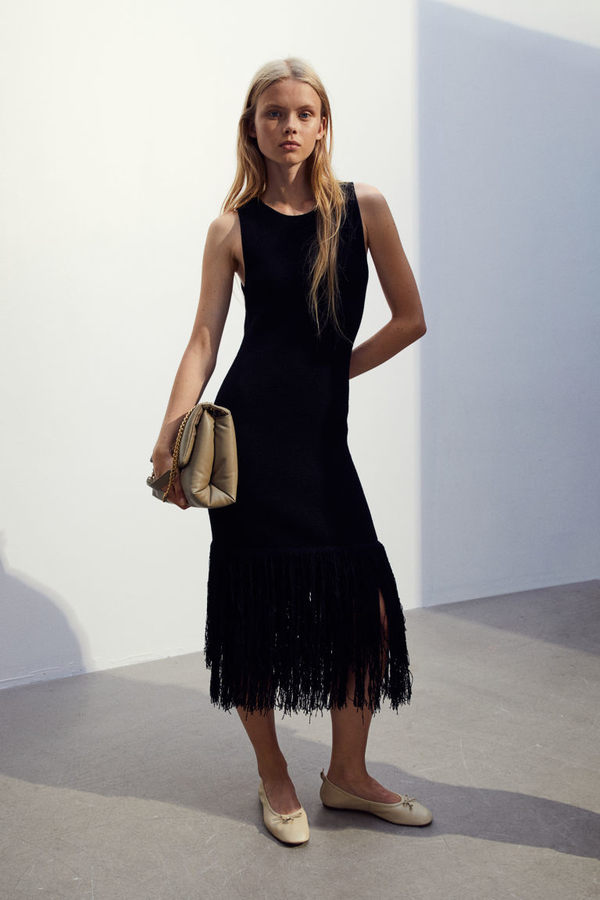Czarna sukienka H & M z okrągłym dekoltem w stylu boho