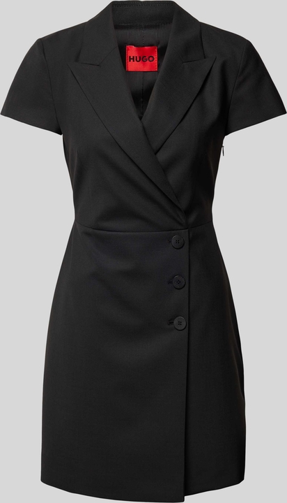 Czarna sukienka Hugo Boss z dekoltem w kształcie litery v kopertowa z krótkim rękawem