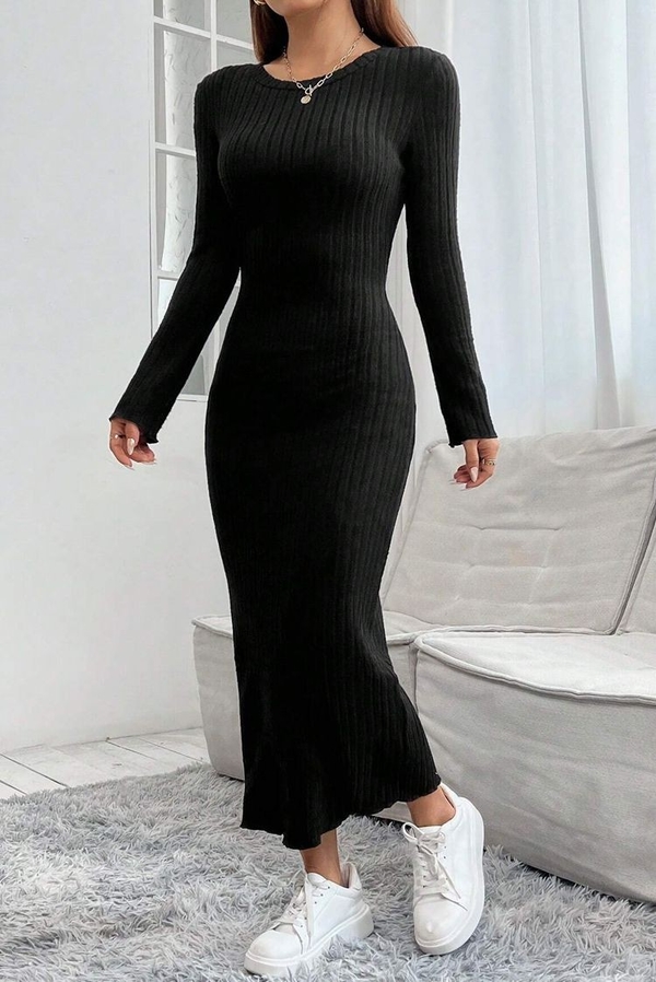 Czarna sukienka IVET