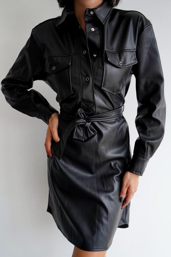 Czarna sukienka IVET koszulowa w stylu klasycznym