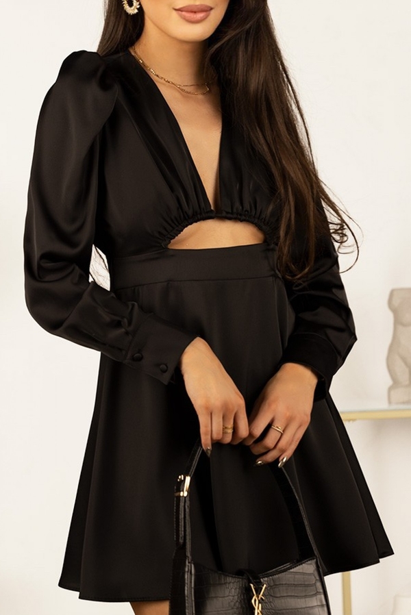 Czarna sukienka IVET mini z długim rękawem w stylu casual