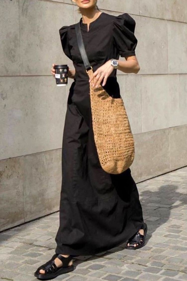 Czarna sukienka IVET z dekoltem w kształcie litery v