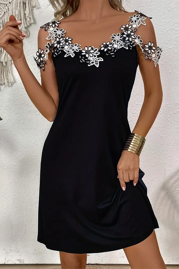 Czarna sukienka IVET z krótkim rękawem