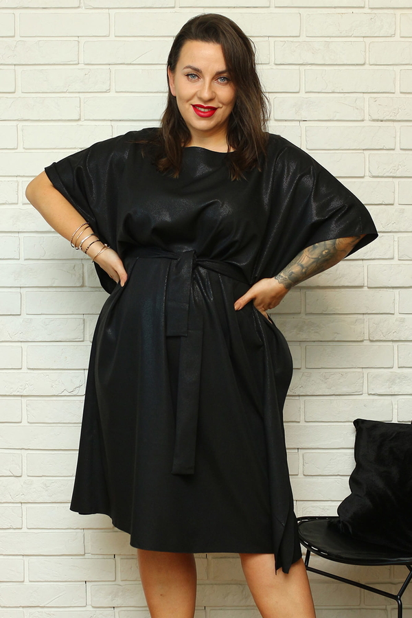 Czarna sukienka KARKO oversize w stylu casual z tkaniny