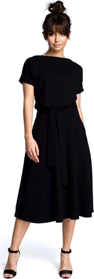 Czarna sukienka MOE midi z krótkim rękawem