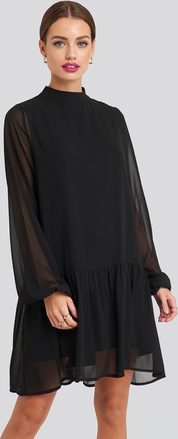 Czarna sukienka NA-KD oversize mini