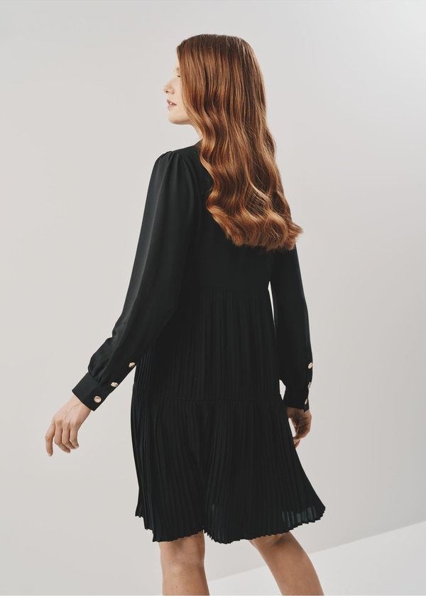 Czarna sukienka Ochnik w stylu casual z długim rękawem z dekoltem w kształcie litery v