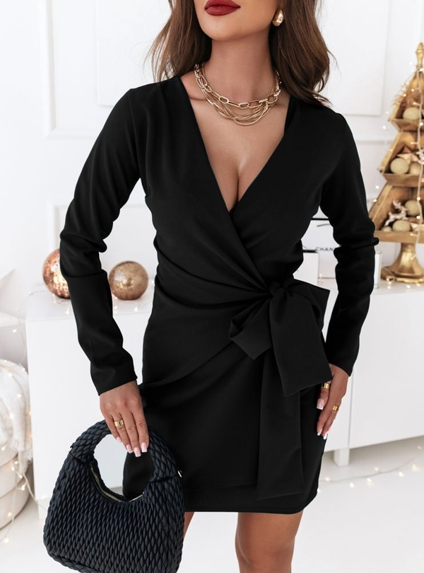 Czarna sukienka Pakuten w stylu casual mini