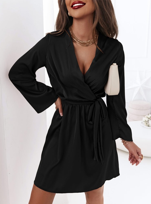 Czarna sukienka Pakuten z długim rękawem w stylu casual mini