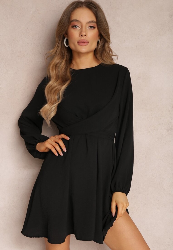 Czarna sukienka Renee z długim rękawem z tkaniny w stylu casual