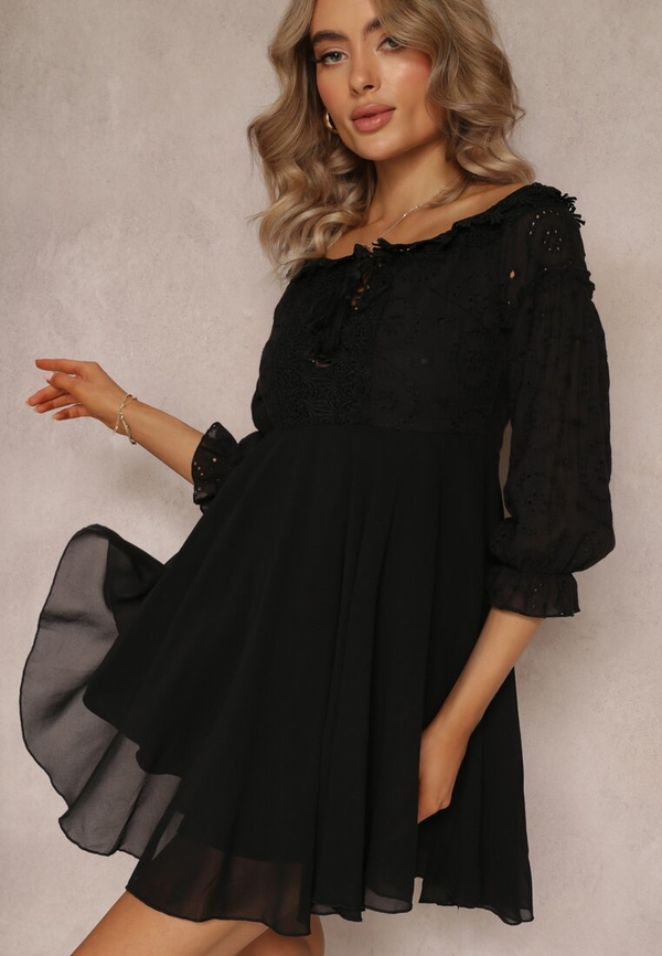 Czarna sukienka Renee z okrągłym dekoltem mini