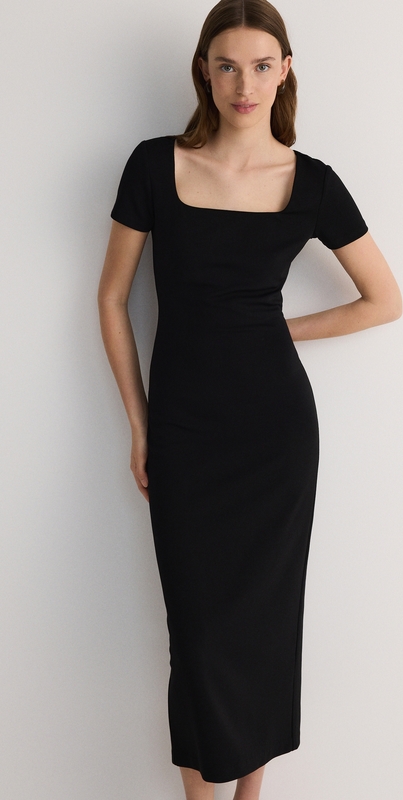 Czarna sukienka Reserved dopasowana z krótkim rękawem midi
