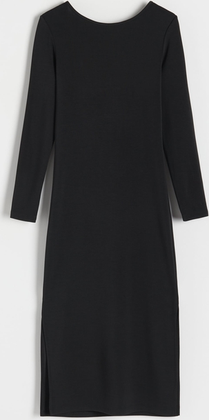 Czarna sukienka Reserved prosta z długim rękawem w stylu casual