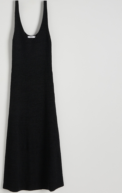 Czarna sukienka Reserved rozkloszowana na ramiączkach w stylu casual