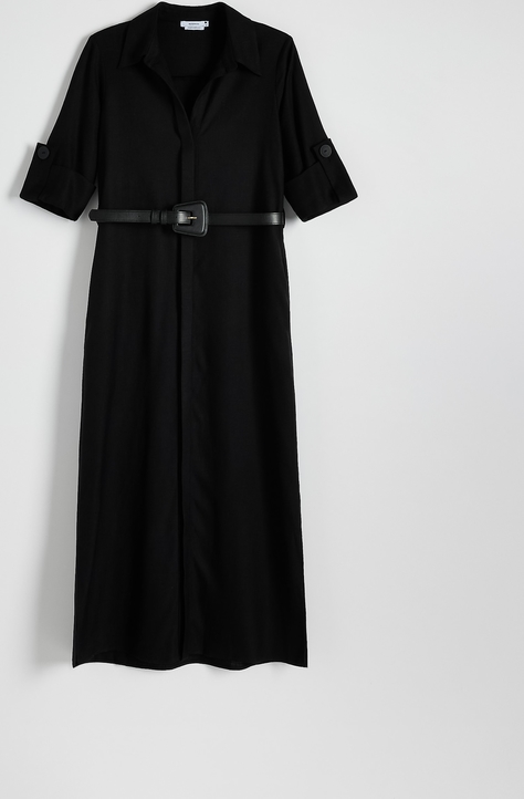 Czarna sukienka Reserved rozkloszowana z długim rękawem