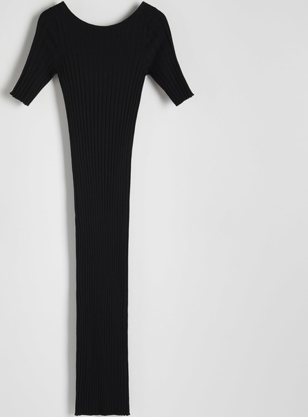 Czarna sukienka Reserved w stylu casual z okrągłym dekoltem z krótkim rękawem