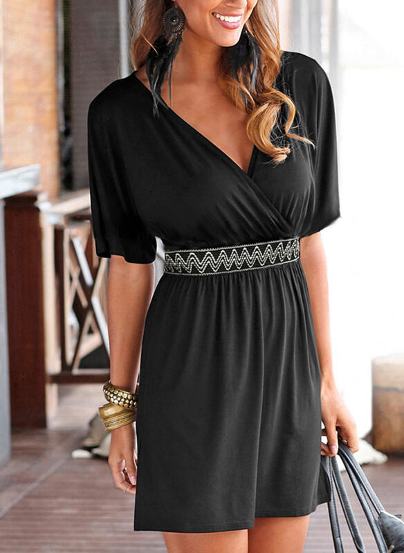 Czarna sukienka Sandbella w stylu boho mini