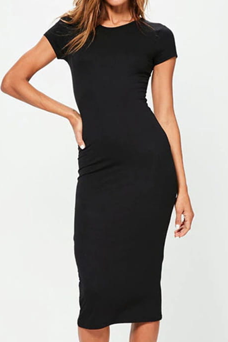 Czarna sukienka Sandbella z krótkim rękawem dopasowana w stylu casual