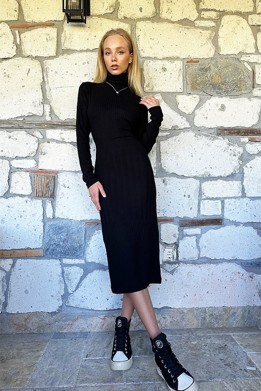 Czarna sukienka Trendyol dopasowana w stylu casual