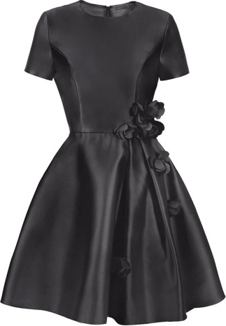 Czarna sukienka Yoshe z okrągłym dekoltem z krótkim rękawem