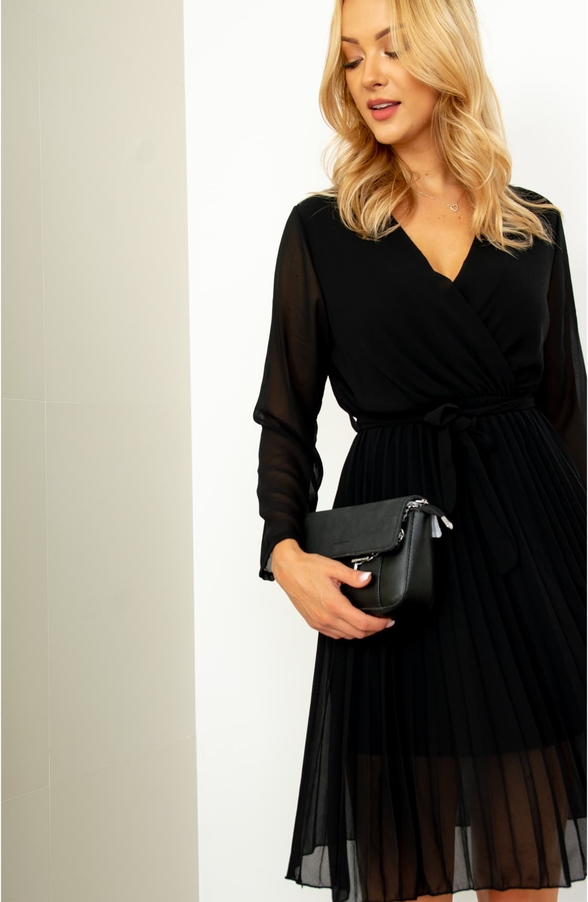 Czarna sukienka ZOiO.pl mini z długim rękawem w stylu casual