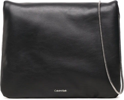 Czarna torebka Calvin Klein mała do ręki matowa